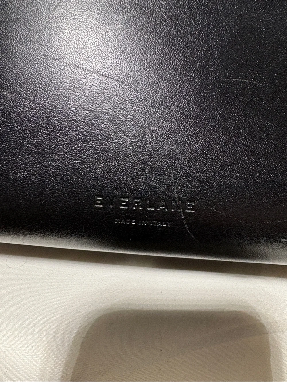 EVERLANE The Form Bag in black leather